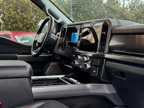 Used 2025 Ford F450 Lariat image 18