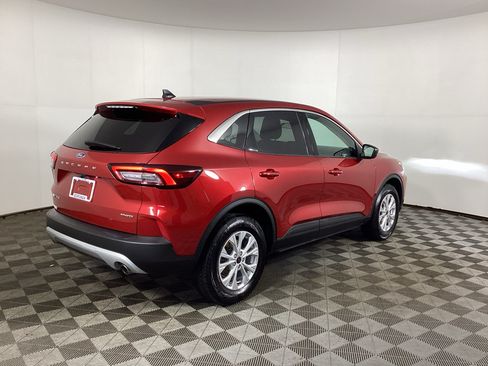 Used 2023 Ford Escape Active AWD/4WD image 2