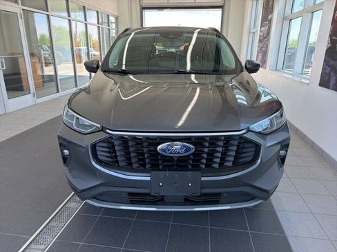 Certified 2024 Ford Escape Platinum AWD/4WD image 2