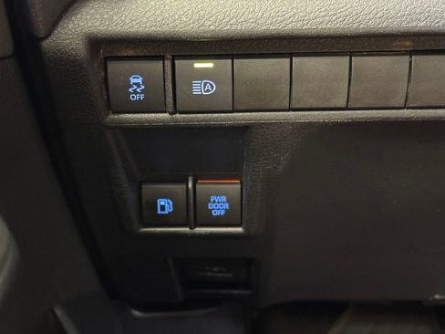 Used 2021 Toyota Sienna XSE FWD image 34