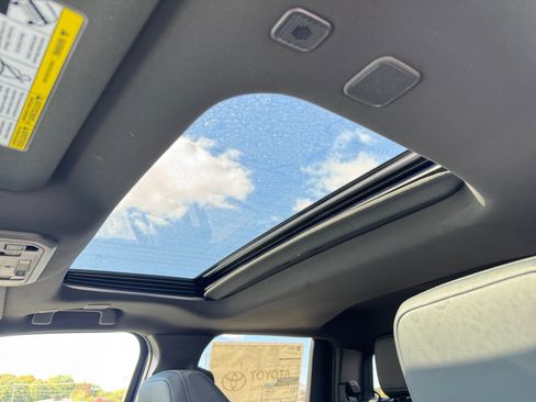 New 2025 Toyota Tacoma TRD Off-Road image 31