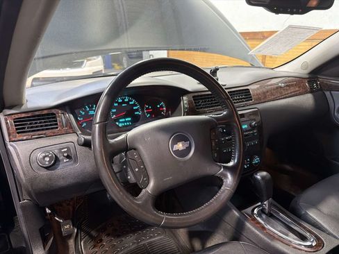 Used 2013 Chevrolet Impala LTZ FWD image 17