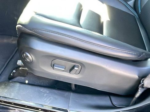 Used 2024 Jeep Wrangler Unlimited Rubicon 4xe image 32