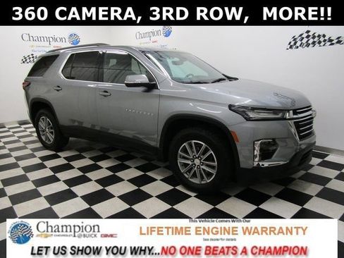 Used 2023 Chevrolet Traverse LT image 1