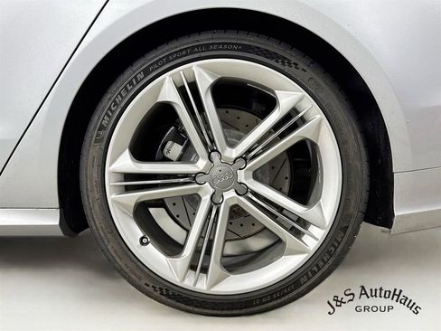 Used 2015 Audi S8 image 37