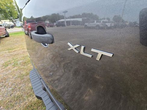 Used 2017 Ford Transit 150 XLT image 29