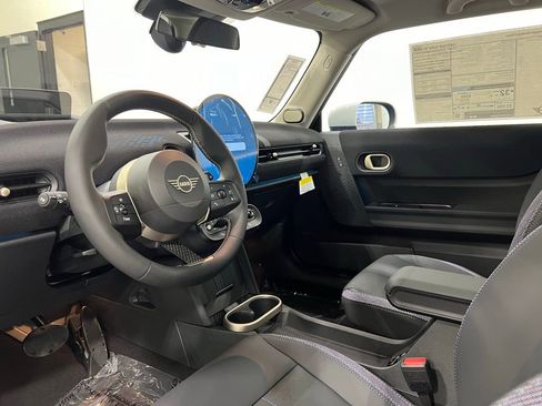 Certified 2025 MINI Cooper 2-Door Hardtop image 11