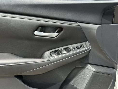 Used 2025 Nissan Sentra SV FWD image 23