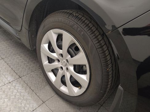 Used 2025 Toyota Corolla LE FWD image 31