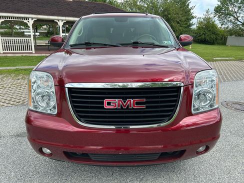 Used 2010 GMC Yukon XL SLE w/ SLE-2 Equipment Package AWD/4WD image 2