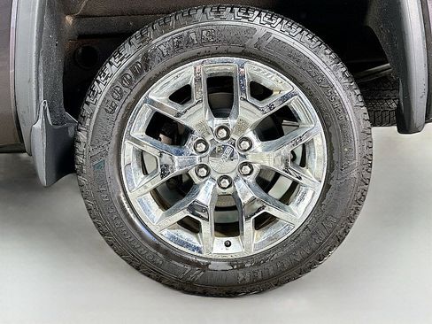 Used 2014 GMC Sierra 1500 SLT w/ SLT Crew Cab Value Package AWD/4WD image 33