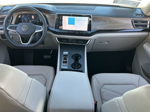 New 2026 Volkswagen Atlas SE image 11