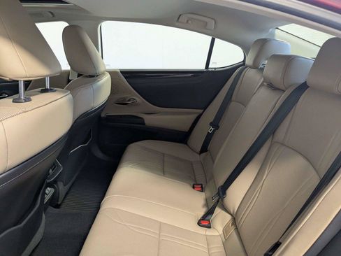 Used 2020 Lexus ES 300h w/ Accessory Package FWD image 35