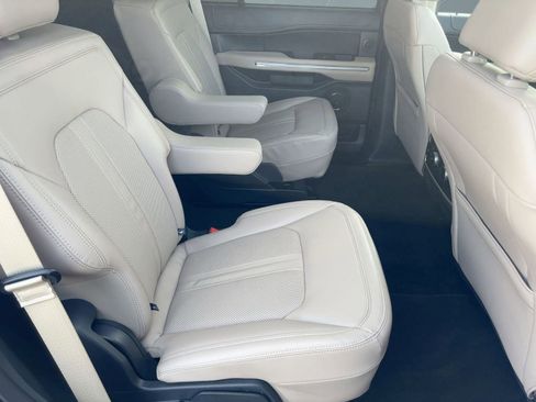 Used 2024 Ford Expedition Limited image 30
