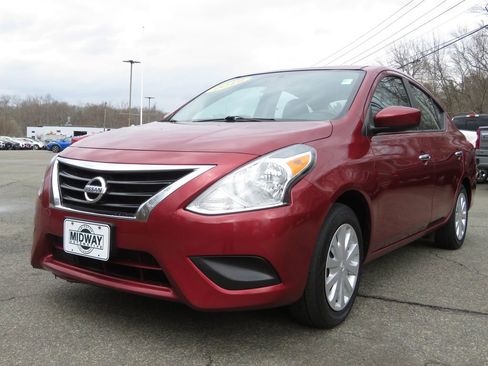 Used 2019 Nissan Versa SV image 1