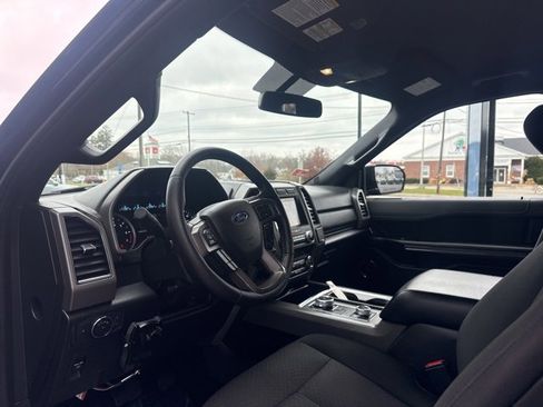 Used 2019 Ford Expedition XLT image 10