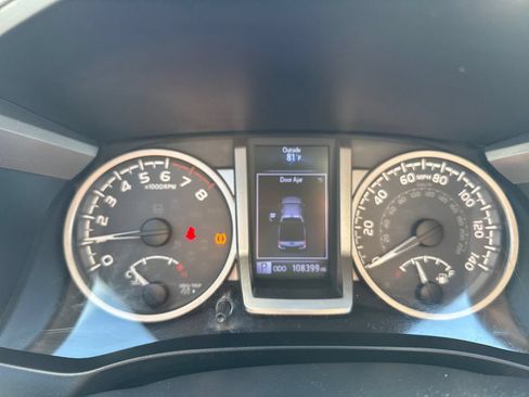 Used 2019 Toyota Tacoma SR5 AWD/4WD image 17