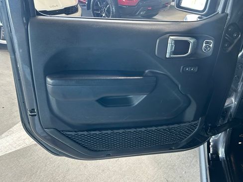 Used 2024 Jeep Wrangler Unlimited Rubicon 4xe AWD/4WD image 18