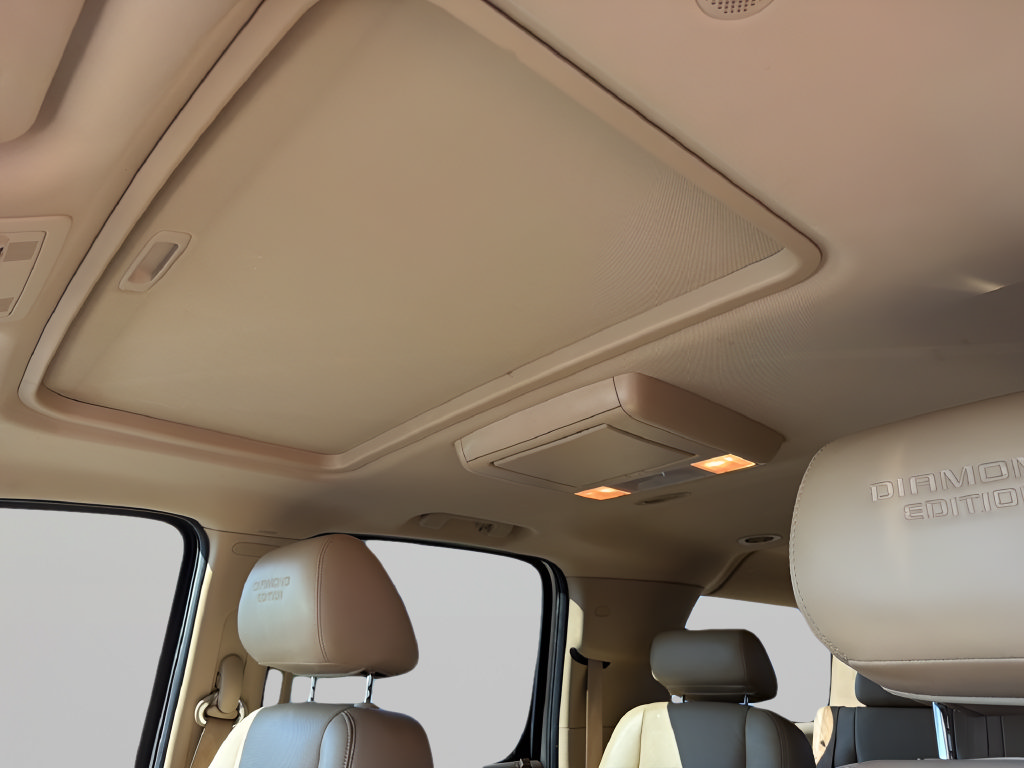 Used 2010 Chevrolet Suburban LTZ AWD/4WD image 28