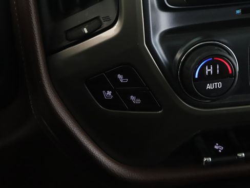 Used 2016 Chevrolet Silverado 1500 High Country w/ High Country Premium Package AWD/4WD image 17