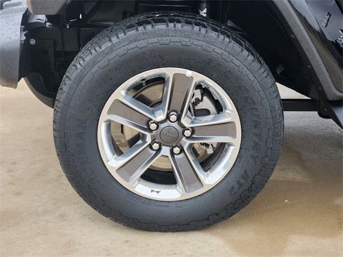 Used 2021 Jeep Wrangler Unlimited Sahara image 12