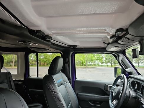 Used 2023 Jeep Wrangler Unlimited Rubicon 4xe w/ Cold Weather Group AWD/4WD image 14
