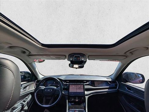 Used 2023 Jeep Grand Cherokee 4WD 4xe image 19