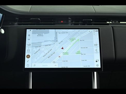 Used 2025 Land Rover Range Rover Long Wheelbase SE image 12