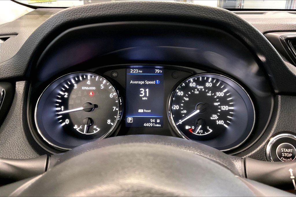 Used 2019 Nissan Rogue SV AWD/4WD image 14