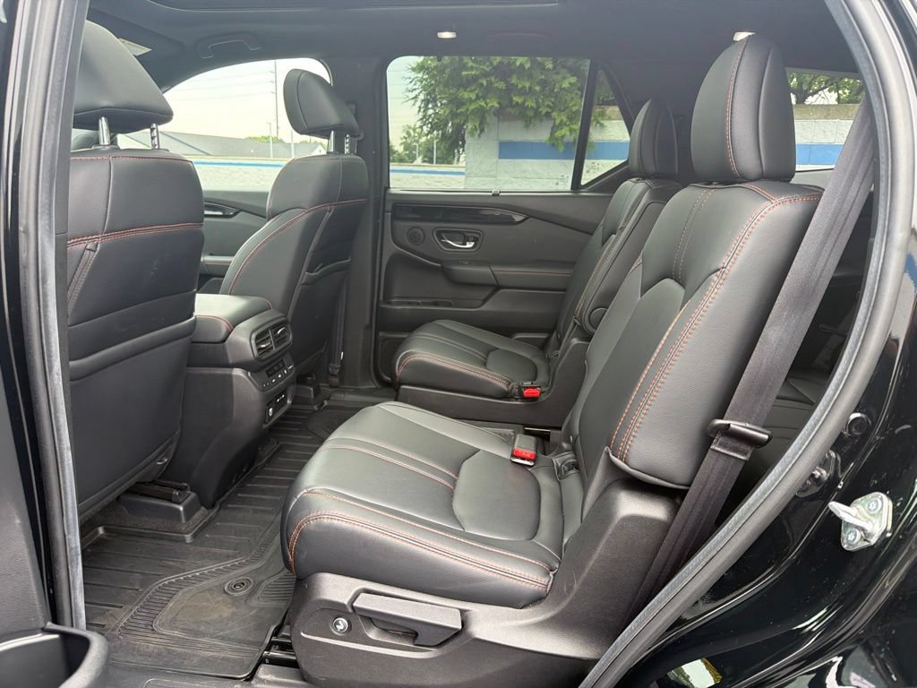 Certified 2025 Honda Pilot TrailSport image 19