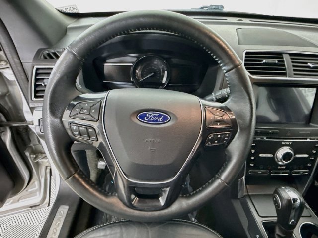 Used 2018 Ford Explorer Limited AWD/4WD image 11