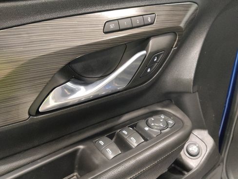 Used 2023 GMC Terrain SLT AWD/4WD image 27