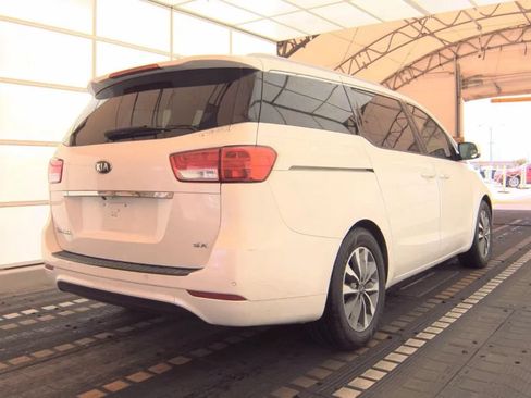 Used 2015 Kia Sedona SX FWD image 2