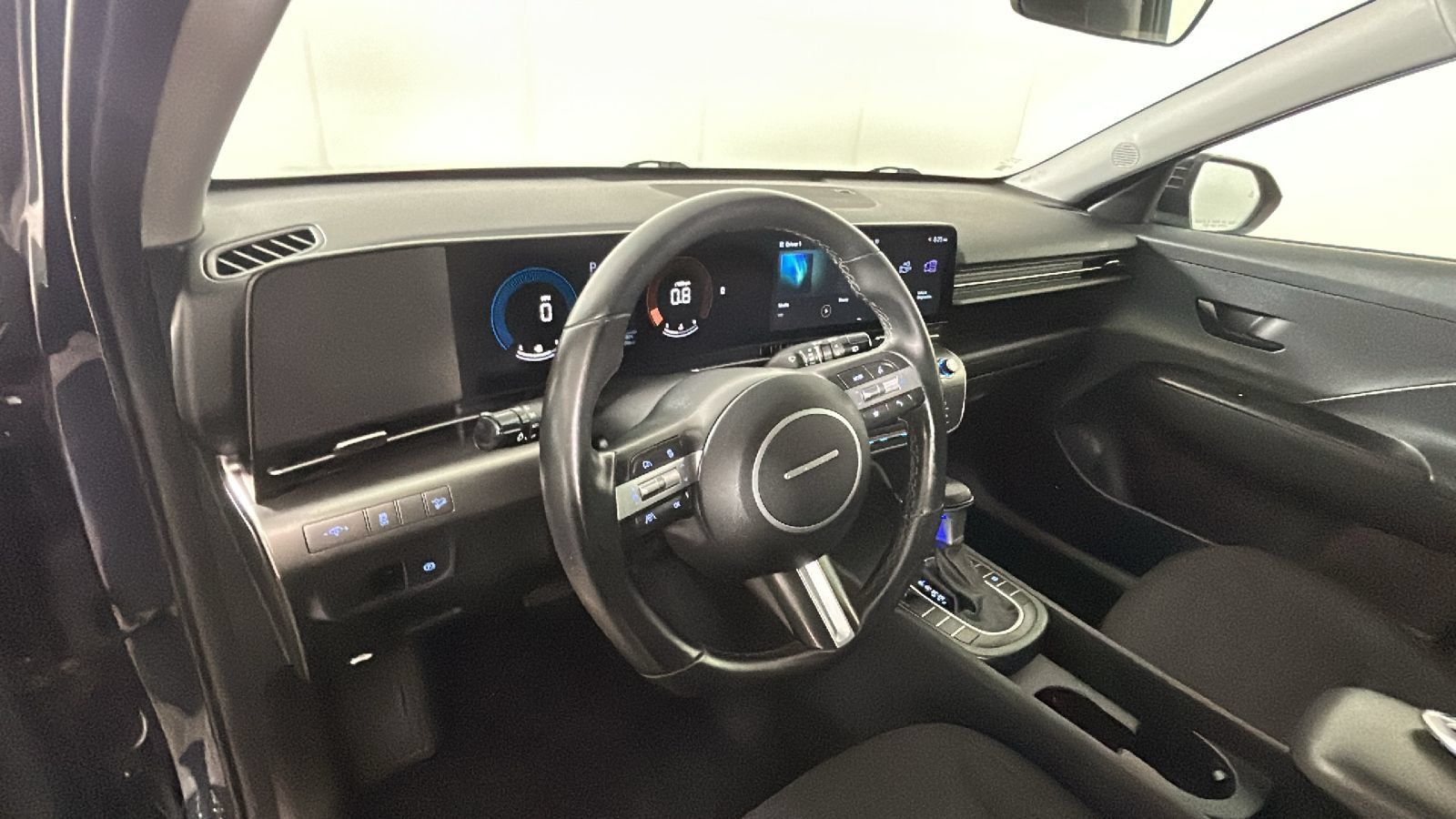 Used 2025 Hyundai Kona SEL FWD image 16