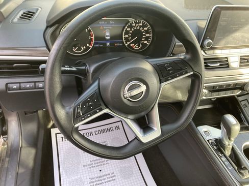 Used 2023 Nissan Altima 2.5 SV image 18