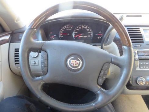 Used 2010 Cadillac DTS Luxury image 46