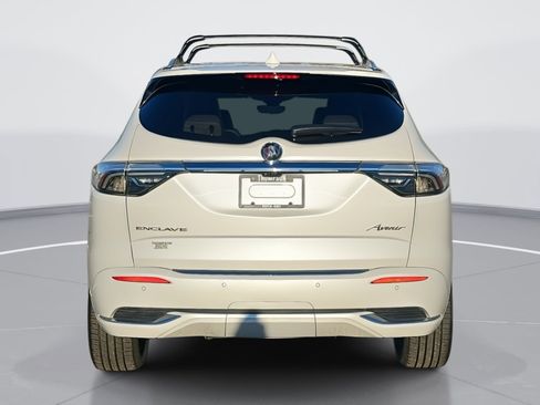 Used 2023 Buick Enclave Avenir FWD image 5