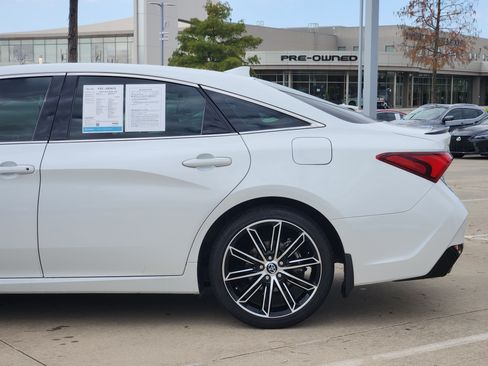 Used 2020 Toyota Avalon XSE image 10