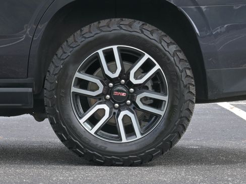 Used 2023 GMC Yukon AT4 w/ AT4 Premium Package AWD/4WD image 40