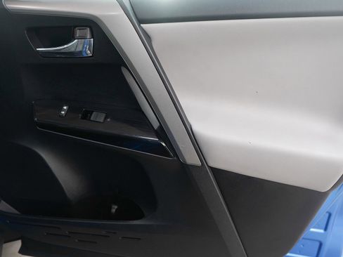 Used 2016 Toyota RAV4 Limited w/ Protection Package image 9