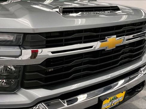 Used 2024 Chevrolet Silverado 3500 LT w/ Convenience Package image 29