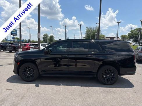 Used 2023 Cadillac Escalade ESV Sport w/ LPO, ONYX Package RWD image 6