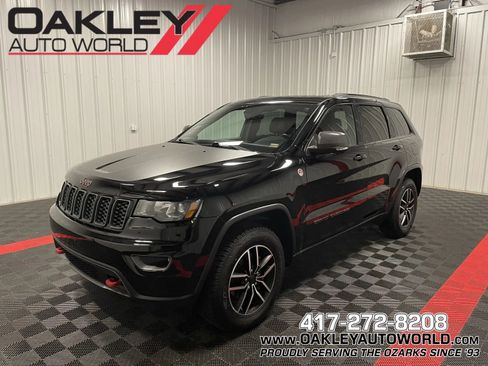 Used 2020 Jeep Grand Cherokee Trailhawk image 1