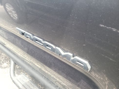 Used 2021 Toyota Tacoma SR5 RWD image 10
