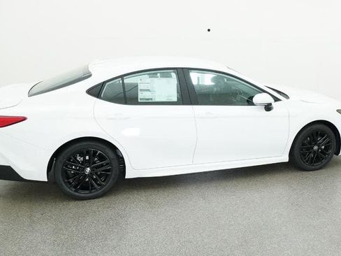 New 2026 Toyota Camry SE image 10