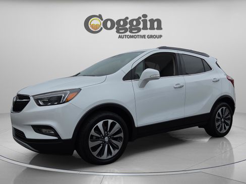Used 2018 Buick Encore Essence FWD image 1