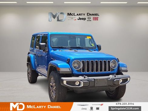 Used 2025 Jeep Wrangler Unlimited Sahara AWD/4WD image 1