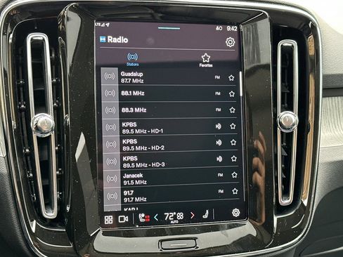 New 2025 Volvo XC40 B5 Core w/ Climate Package image 15