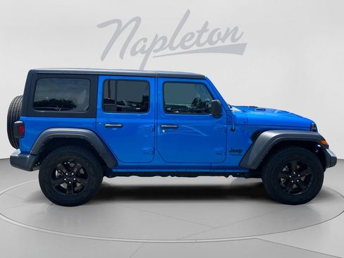 Used 2022 Jeep Wrangler Unlimited Sport AWD/4WD image 9
