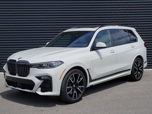 Used 2021 BMW X7 xDrive40i w/ M Sport Package AWD/4WD image 1